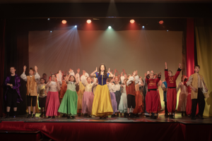 Snow White and the 11½ Dwarfs show photos