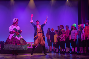 Snow White and the 11½ Dwarfs show photos