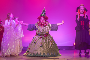 Snow White and the 11½ Dwarfs show photos