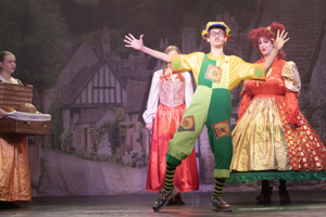 Snow White and the 11½ Dwarfs show photos