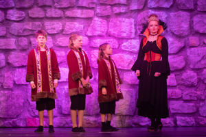 Snow White and the 11½ Dwarfs show photos