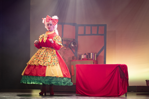 Snow White and the 11½ Dwarfs show photos