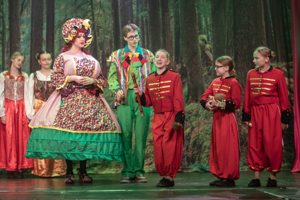 snow White and the 11½ Dwarfs show photos
