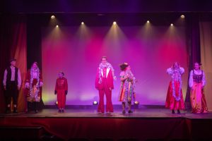 Snow White and the 11½ Dwarfs show photos