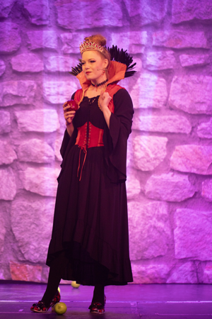 Snow White and the 11½ Dwarfs show photos
