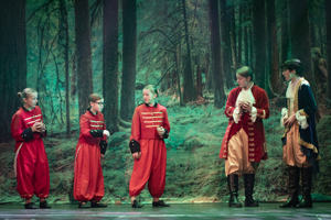 Snow White and the 11½ Dwarfs show photos