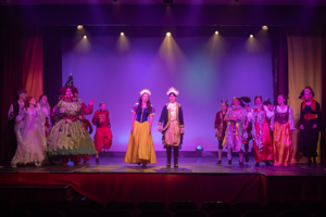 Snow White and the 11½ Dwarfs show photos