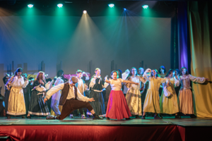 Snow White and the 11½ Dwarfs show photos