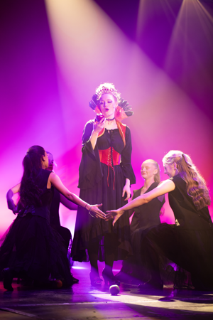 Snow White and the 11½ Dwarfs show photos