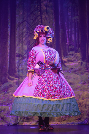 Snow White and the 11½ Dwarfs show photos