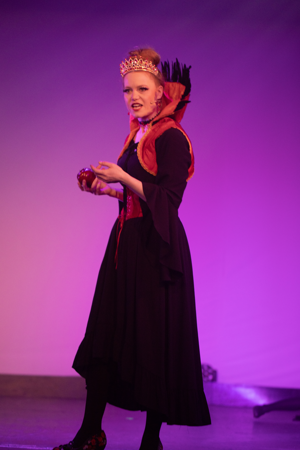 Snow White and the 11½ Dwarfs show photos