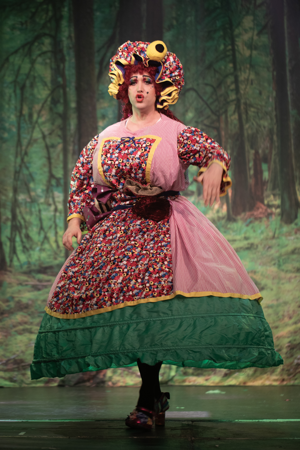 Snow White and the 11½ Dwarfs show photos