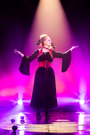 Snow White and the 11½ Dwarfs show photos