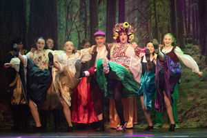 snow White and the 11½ Dwarfs show photos
