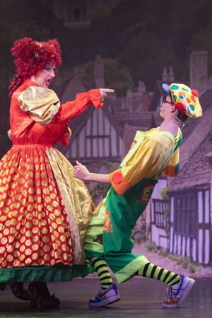 Snow White and the 11½ Dwarfs show photos