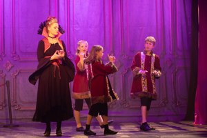 Snow White and the 11½ Dwarfs show photos