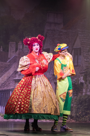 Snow White and the 11½ Dwarfs show photos