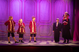 Snow White and the 11½ Dwarfs show photos