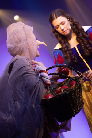 Snow White and the 11½ Dwarfs show photos