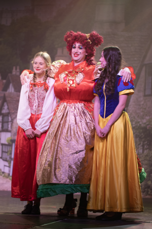 Snow White and the 11½ Dwarfs show photos