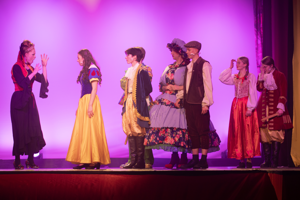 Snow White and the 11½ Dwarfs show photos