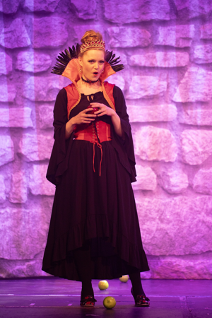 Snow White and the 11½ Dwarfs show photos