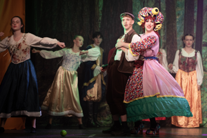 Snow White and the 11½ Dwarfs show photos
