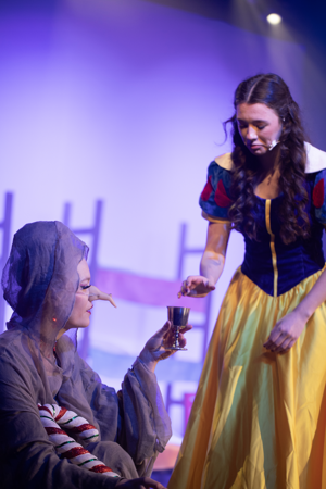 Snow White and the 11½ Dwarfs show photos