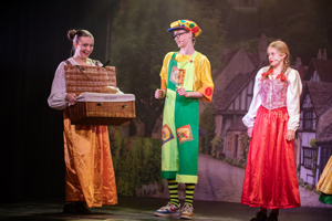 Snow White and the 11½ Dwarfs show photos