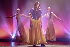 Snow White and the 11½ Dwarfs show photos