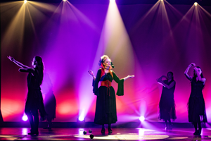 Snow White and the 11½ Dwarfs show photos