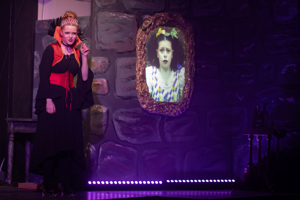 Snow White and the 11½ Dwarfs show photos