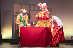 Snow White and the 11½ Dwarfs show photos