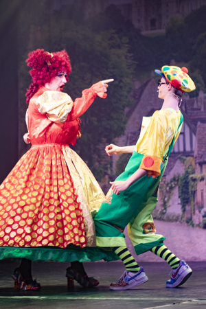 Snow White and the 11½ Dwarfs show photos