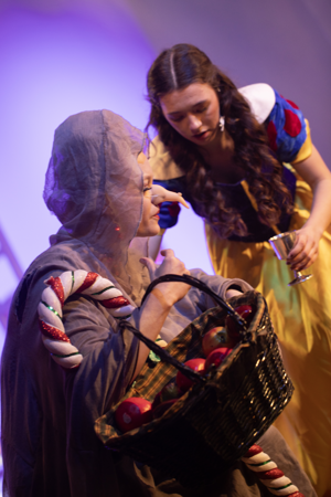 Snow White and the 11½ Dwarfs show photos