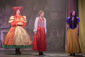 Snow White and the 11½ Dwarfs show photos